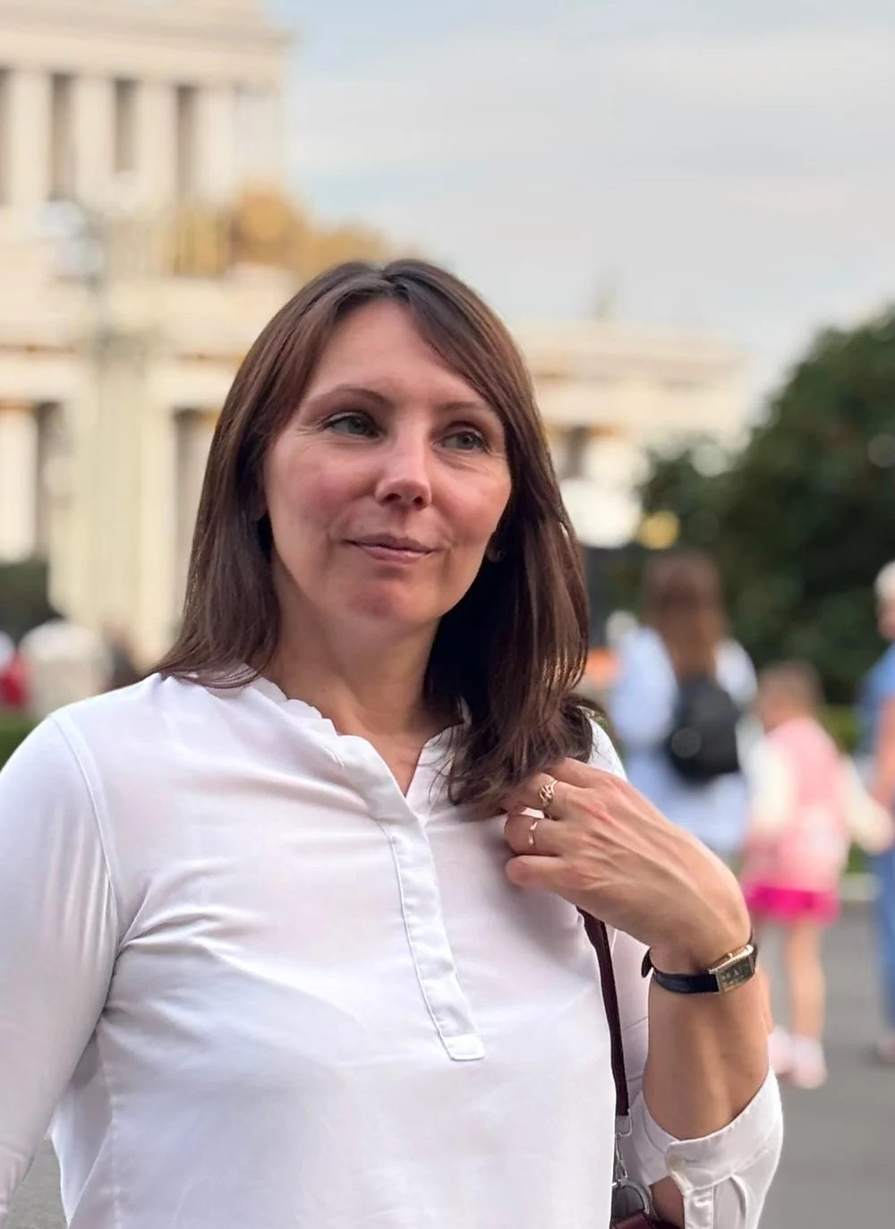 Привет! Я Олеся Архарова — практикующий психолог Арт-терапевт с 10-летним стажем